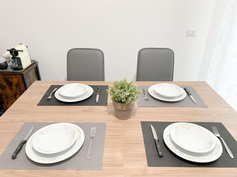 Free Parking - Elegante Casa Con Wifi -Smarttv Lägenhet Savona Exteriör bild
